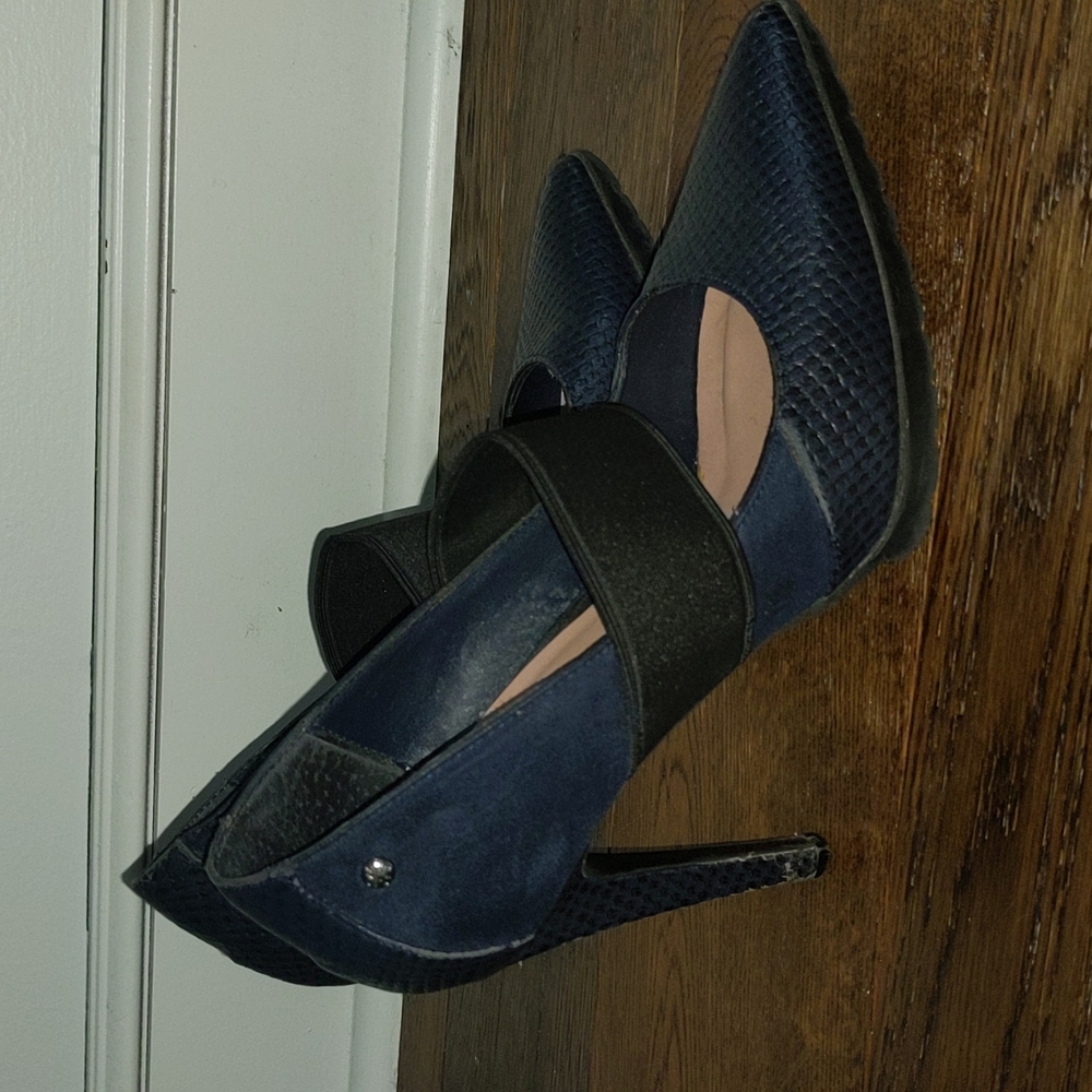 Vera Wang Navy Blue Textured Pointed-Toe Heels with Black Elastic Strap